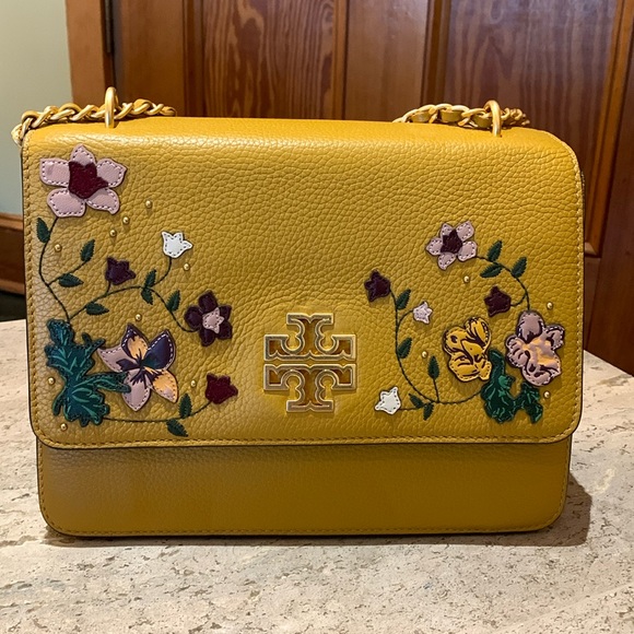 Tory Burch Handbags - Brand New Tory Burch Britten appliqué medium purse
